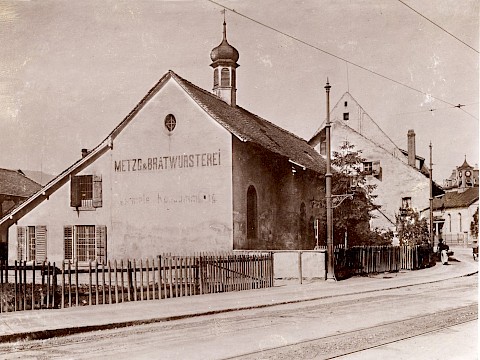 Die ehemalige Kapelle «St. Jakob» und das Pfrundhaus müssen 1902 dem neuen Geschäftssitz des Konsumvereins weichen.