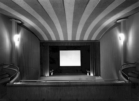 Der Zuschauersaal des Kino Roland nach dem Umbau von 1951